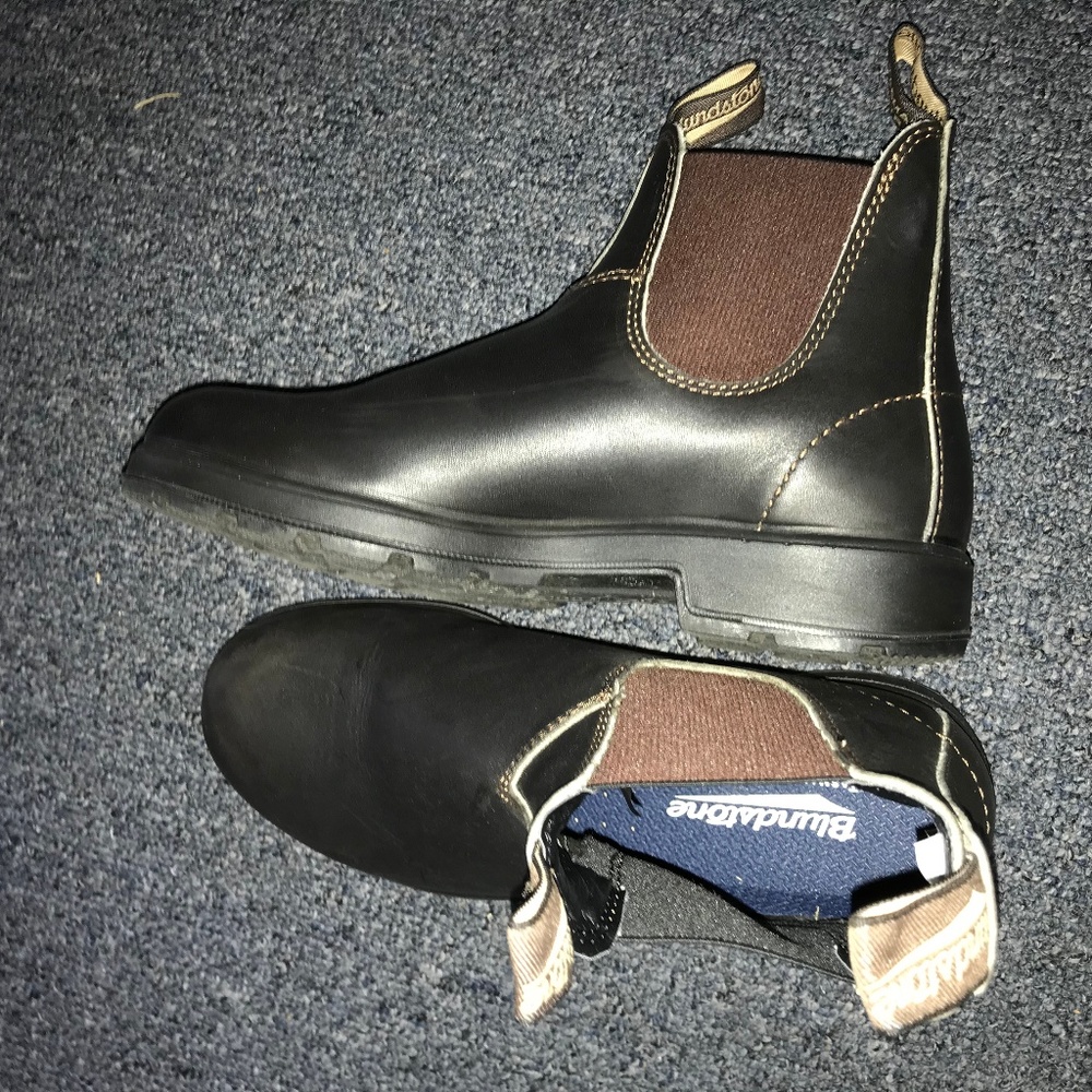 NEW! NEVER WORN DISCOUNTED Blundstone 500 boots